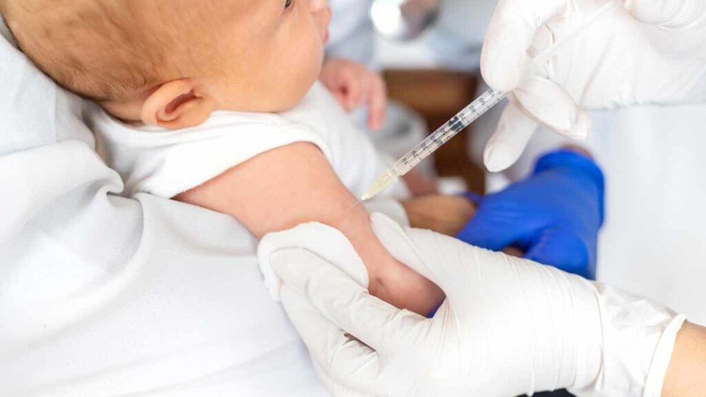 Como aliviar os sintomas da vacina de 2 meses