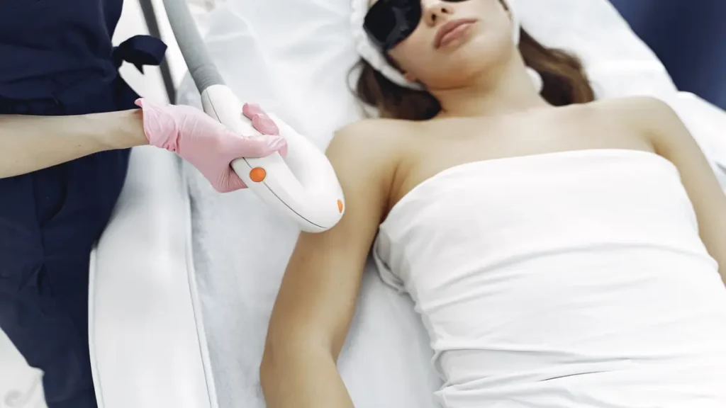 Depilação perianal: o que é, cuidados necessários e como é feita Depilação perianal